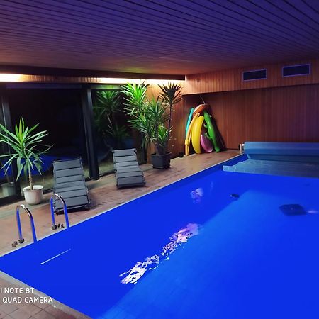 Park Villa Ferienwohnung Mit Pool Und 3 Schlafzimmer Uelzen Buitenkant foto