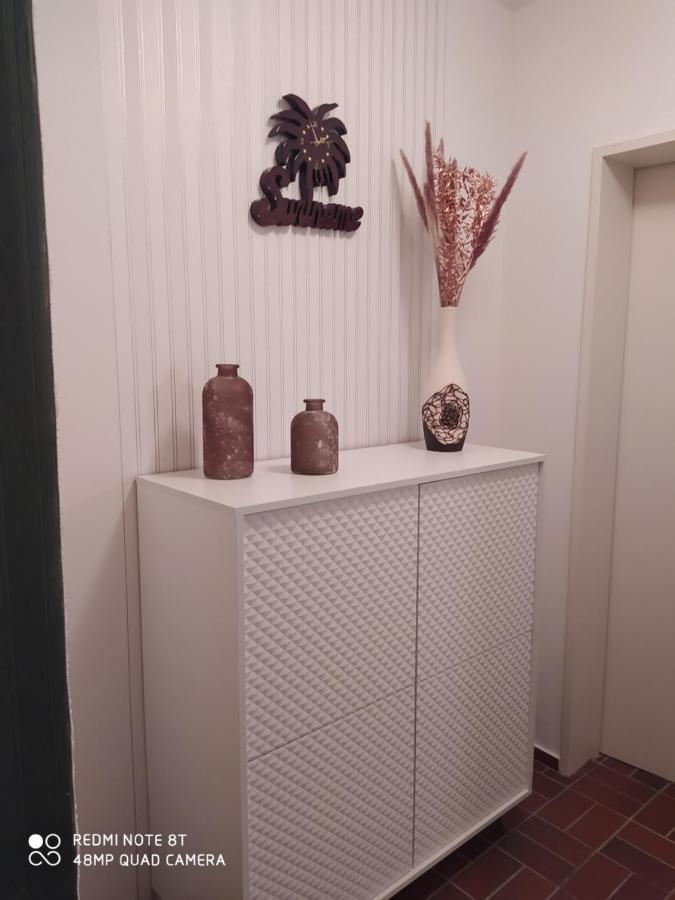 Park Villa Ferienwohnung Mit Pool Und 3 Schlafzimmer Uelzen Buitenkant foto
