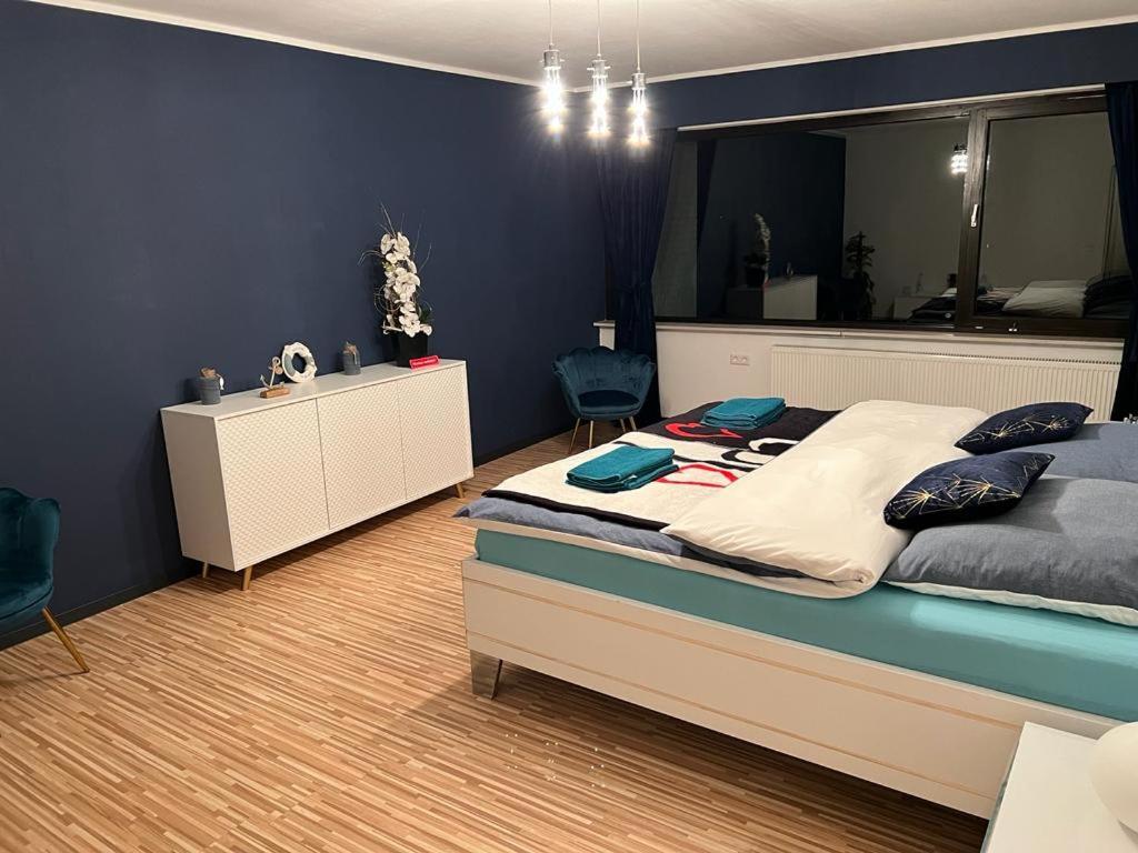 Park Villa Ferienwohnung Mit Pool Und 3 Schlafzimmer Uelzen Buitenkant foto