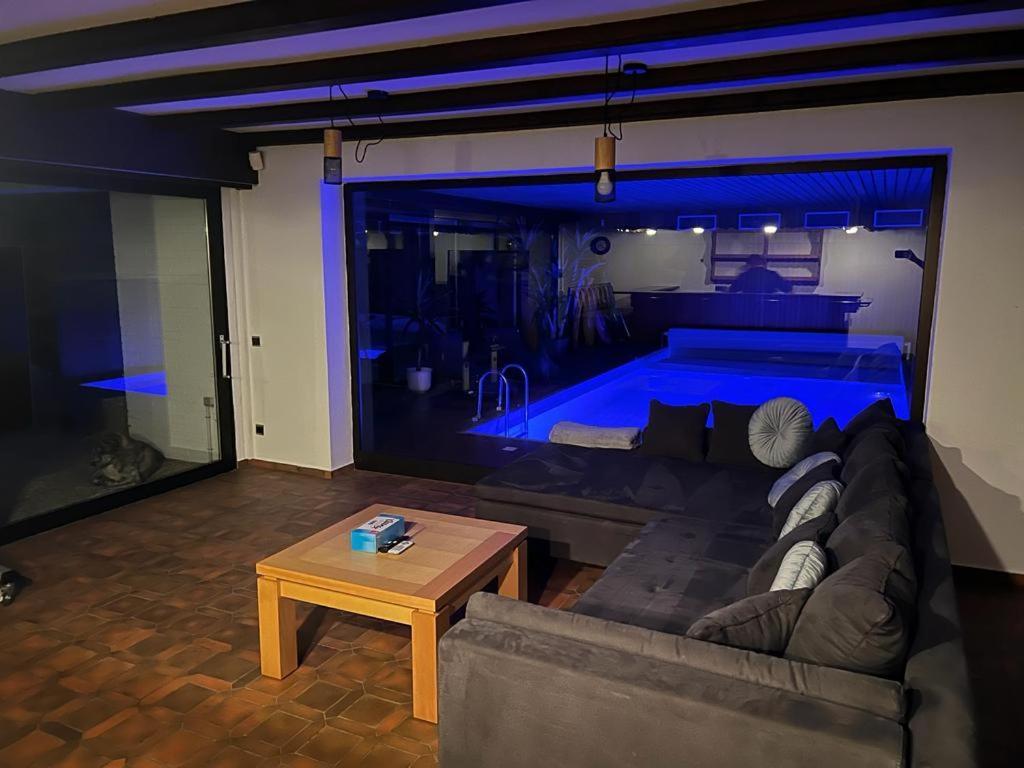 Park Villa Ferienwohnung Mit Pool Und 3 Schlafzimmer Uelzen Buitenkant foto